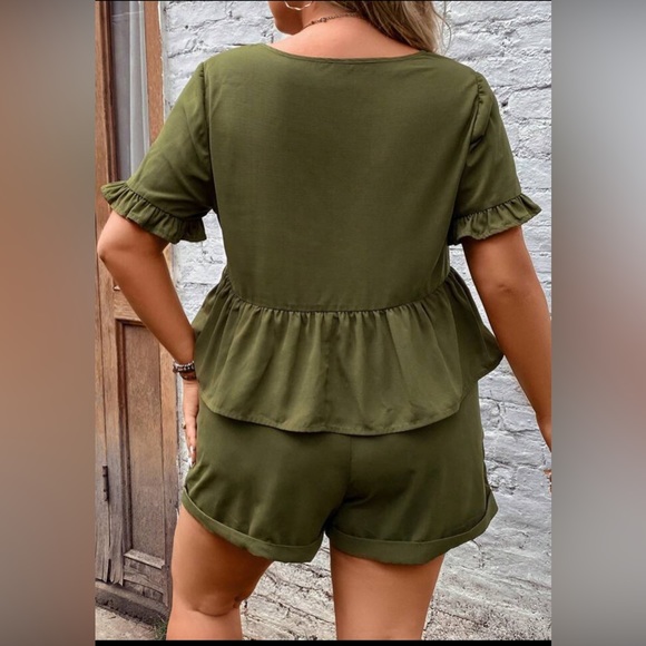 Emery Rose - Top and Shorts - Picture 5 of 10